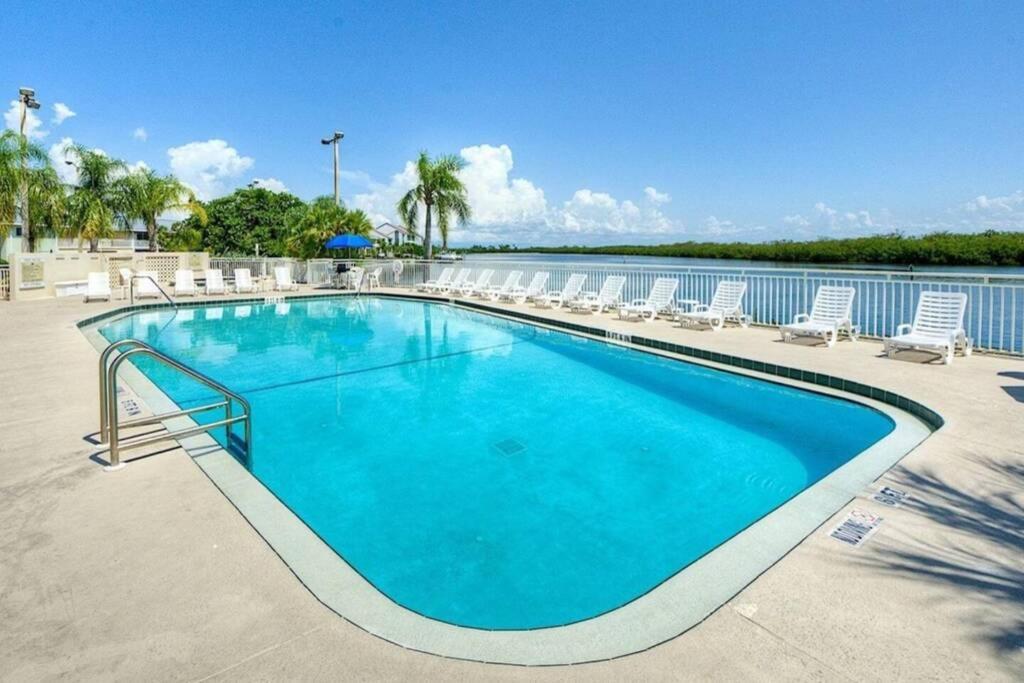 Sea Spray, Studio 114, Beach Steps Away! Pool+Wifi Ръскин Екстериор снимка