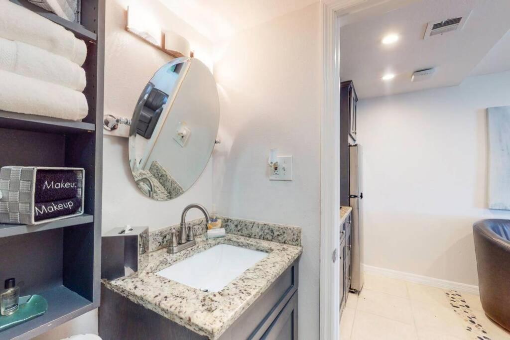 Sea Spray, Studio 114, Beach Steps Away! Pool+Wifi Ръскин Екстериор снимка