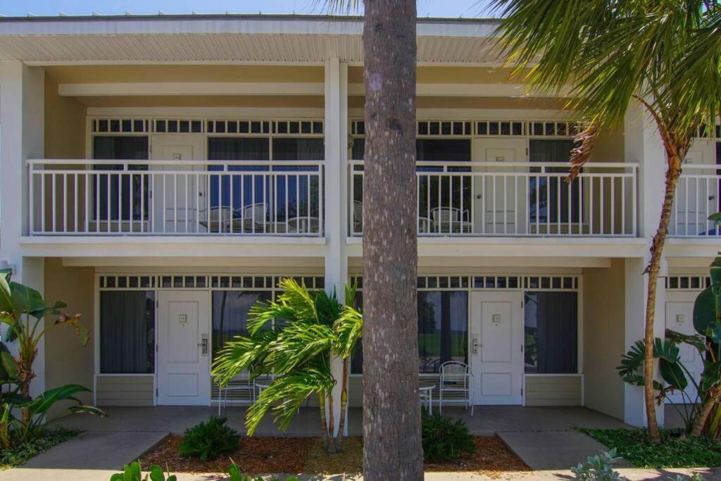 Sea Spray, Studio 114, Beach Steps Away! Pool+Wifi Ръскин Екстериор снимка
