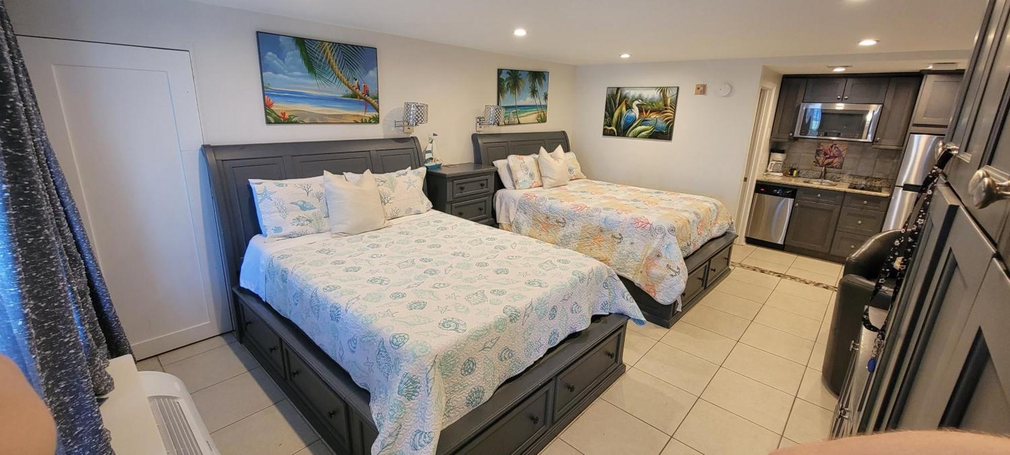 Sea Spray, Studio 114, Beach Steps Away! Pool+Wifi Ръскин Екстериор снимка