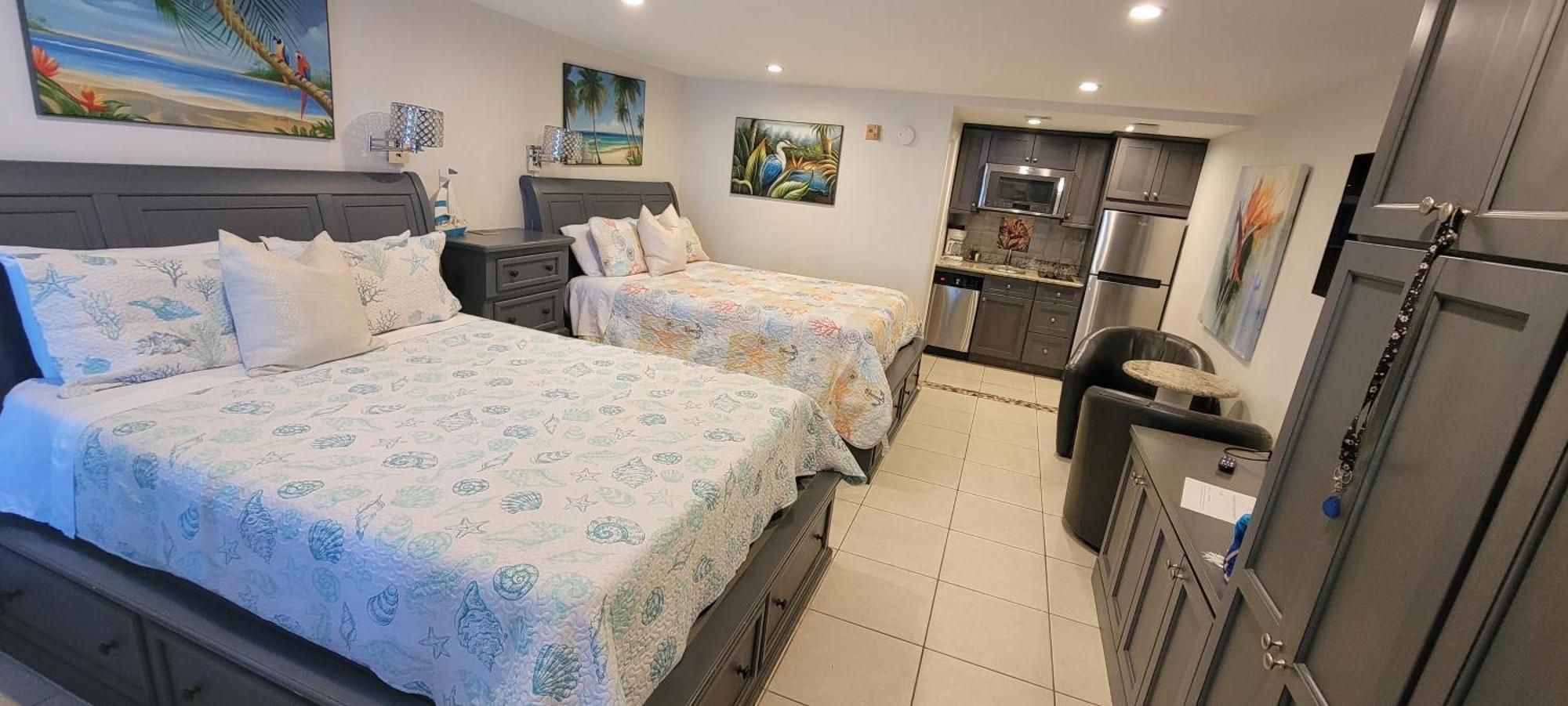 Sea Spray, Studio 114, Beach Steps Away! Pool+Wifi Ръскин Екстериор снимка